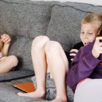 Smartfon bez kłótni: stwórzcie razem rodzinną umowę, która naprawdę działa