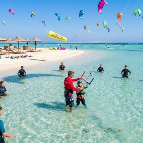 Dlaczego Egipt to jeden z najlepszych kierunków na kitesurfing dla początkujących?